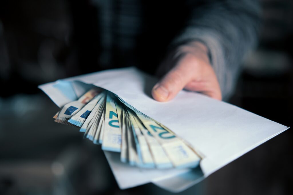 Corruzione e tangenti per una formazione inesistente pagata con i Fondi interprofessionali